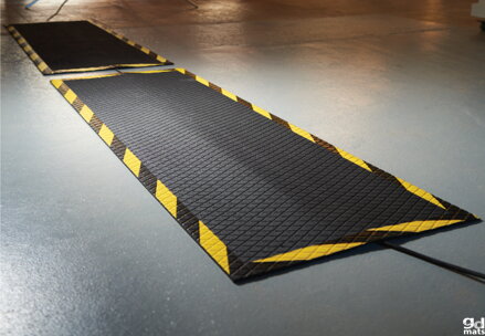 GDmatsEU - Gumiszőnyeg  kábelek takarására - fekete - 120x40 cm